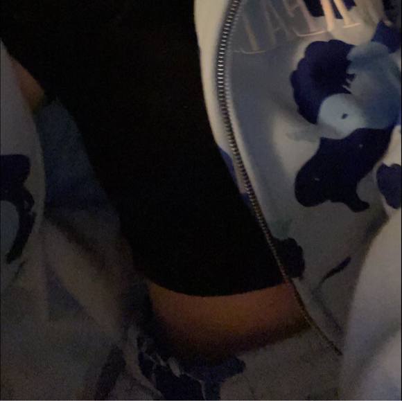 Meet your Posher, Iz - Picture 1 of 1